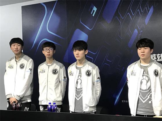 共同成就了 共同成就了